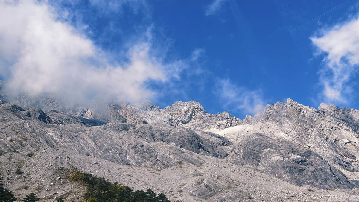 玉龙雪山-石灰岩