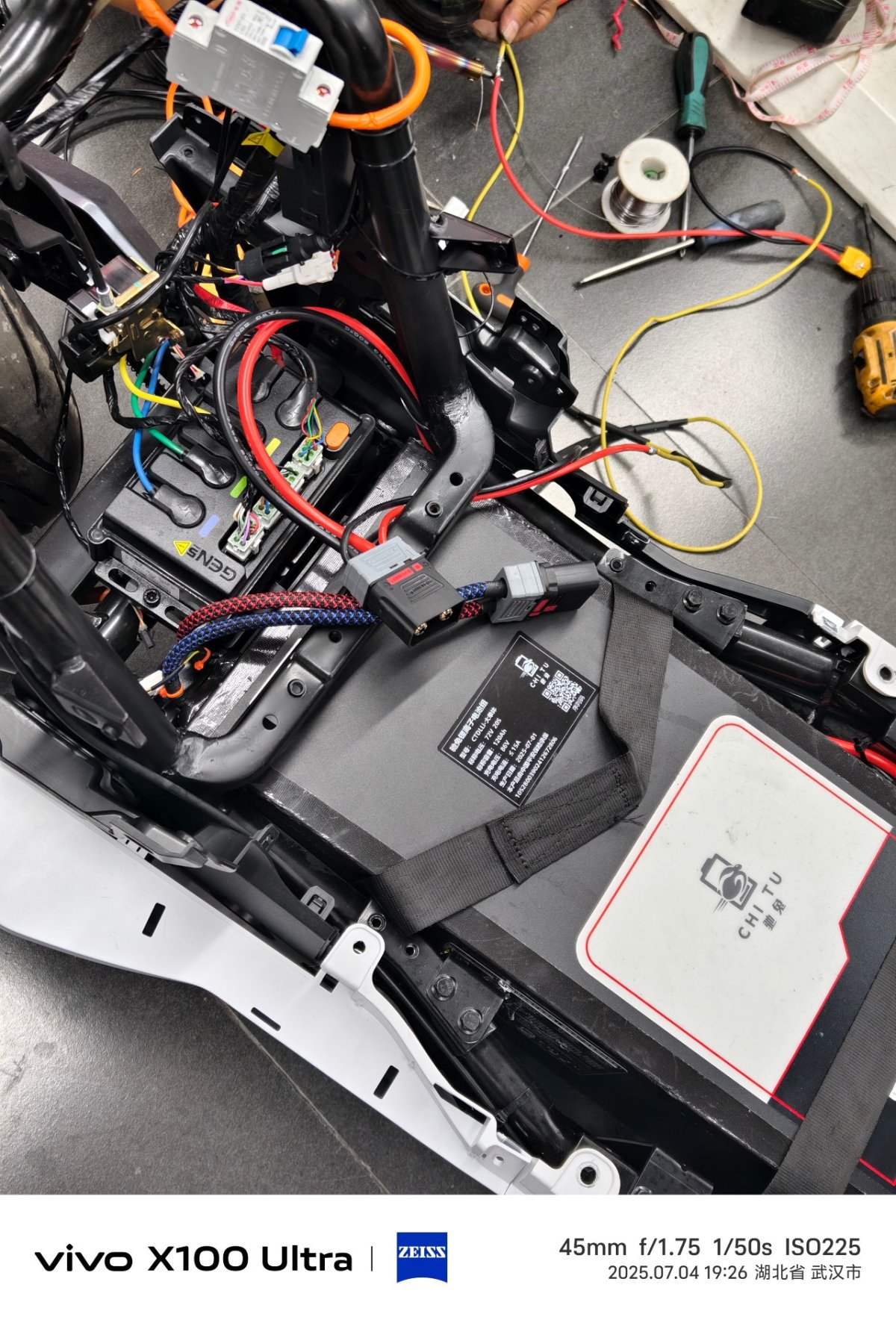 驰兔72V120A大单体锂电池